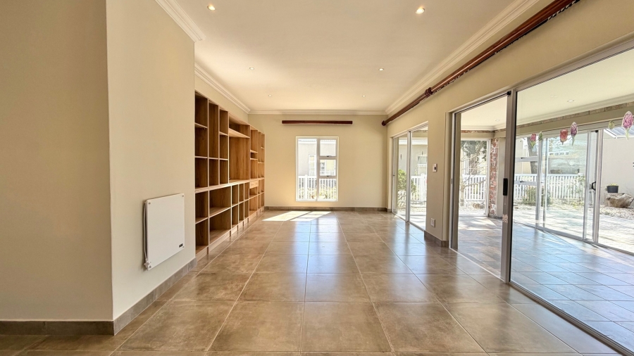 2 Bedroom Property for Sale in Somerset Lakes Western Cape